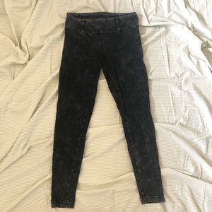 Aritzia Talula Acid Wash Leggings
